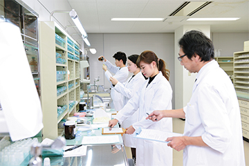 薬学科