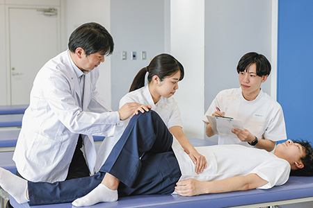Deepening specialized knowledge and experiencing clinical situations
