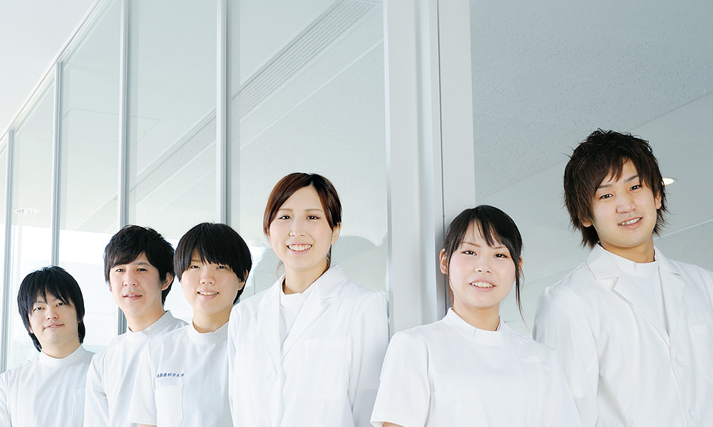 医療・福祉の総合大学で、分野を超えた知識を有するスペシャリストをめざす。4学部9学科と大学院を設置し、学科の垣根を越えた多彩なカリキュラムを展開