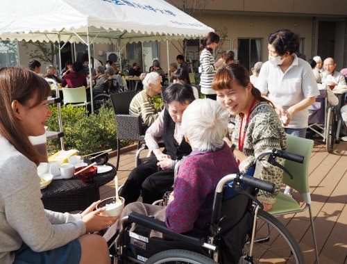 桜の森白子ホーム「芋煮会」ボランティアに参加しました